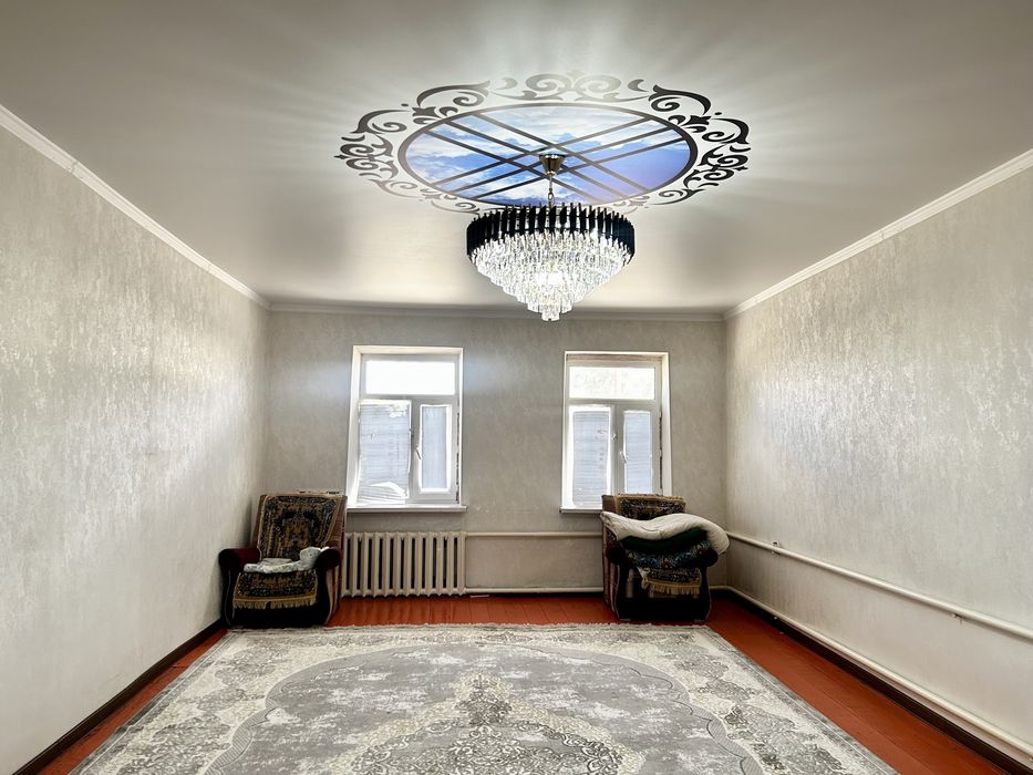 Үй сатылады срочно саудасы бар