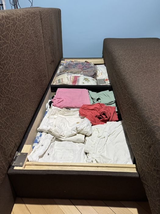 Разтегателен диван