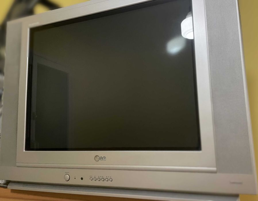 Телевизор LG Flatron 28 инча