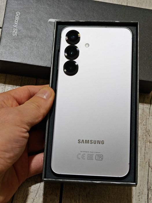 Samsung S25 128 gb Ram 12 5G EAC