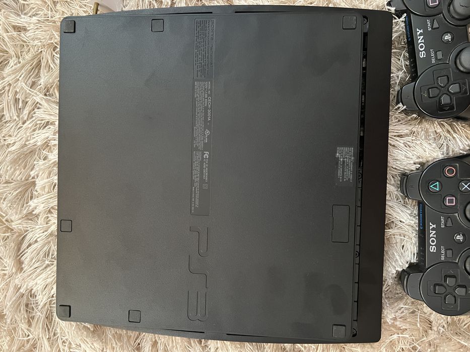 PS3 500GB+ 2 controllere + GTA V