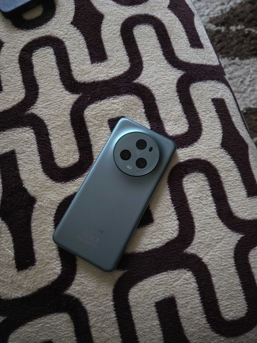 Honor Magic 5 Pro 512 cu 12 GB ram Snapdragon 8 Gen 2