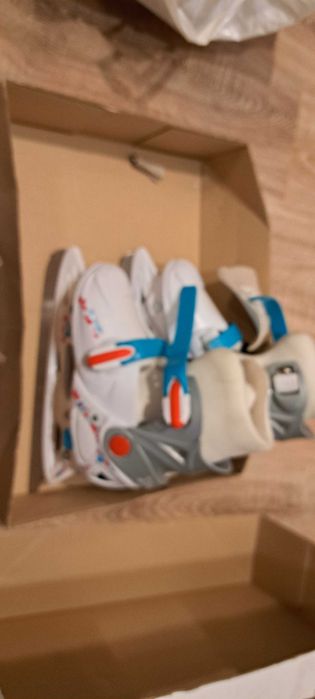 Vand patine dama marime 35-39 folosite o singura data