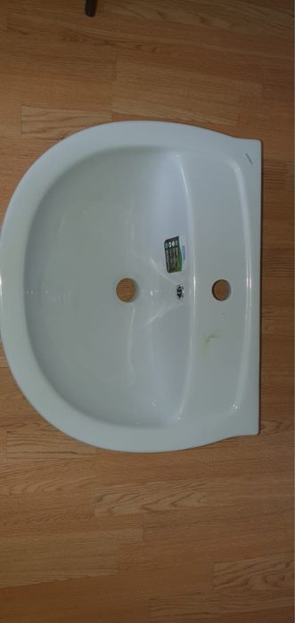 Новая раковина на ножке