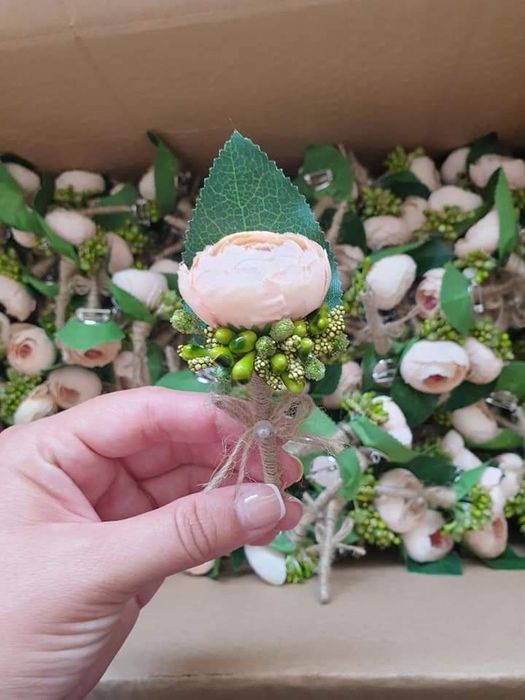 Сватбени бутониери