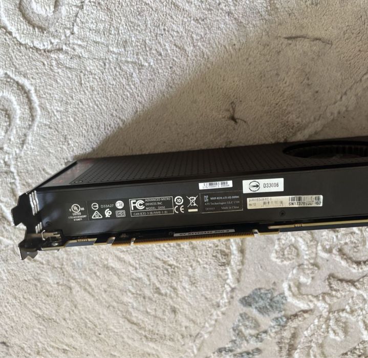 Продам видеокарту Radeon RX Vega 56