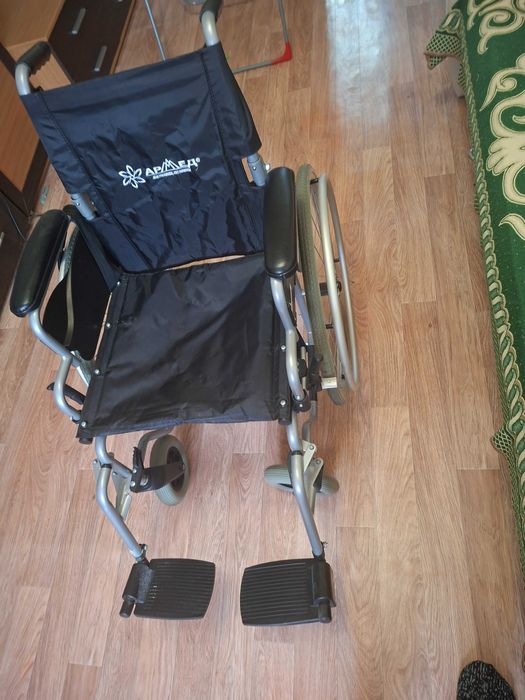 Медицинская коляска