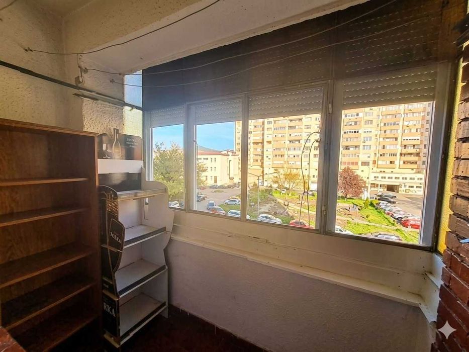 Garsoniera de inchiriat in oras Hunedoara, zona centrala, mobilata si utilata complet, 190 euro (1000 lei) luna