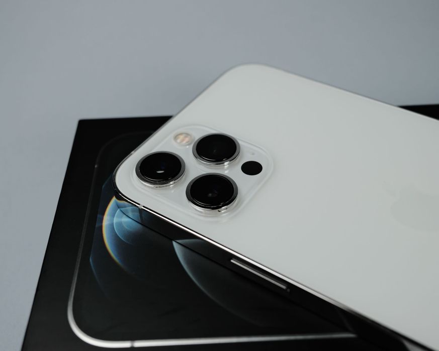 iPhone 12 Pro Max 256GB, Silver, добро състояние, Apple Diagnostics, кутия, кабел