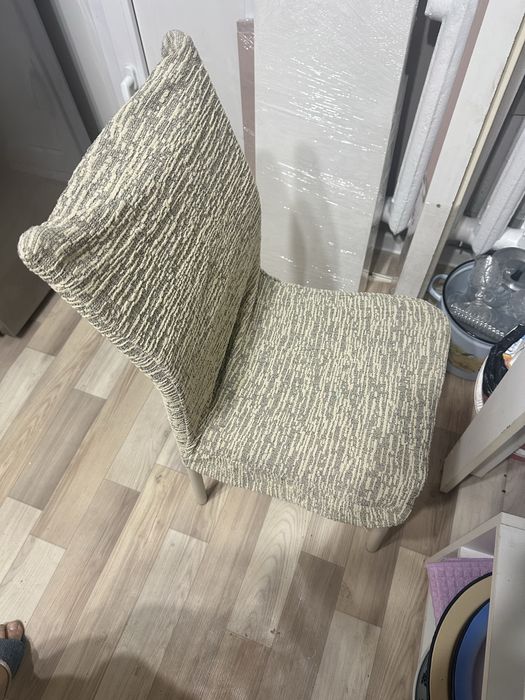 Продам стол кухонный