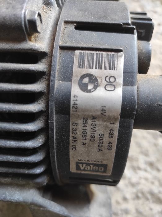 Vând alternatoare BMW e 46 benzina