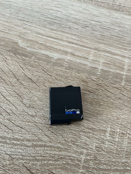 GoPro Hero 6 + Dual Charger + prinderi
