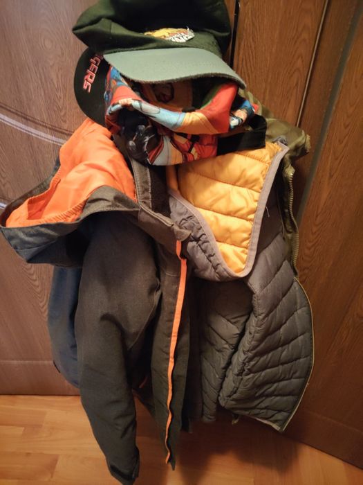 SE vinde lot de băieți și pantaloni lungi și scurți tricouri