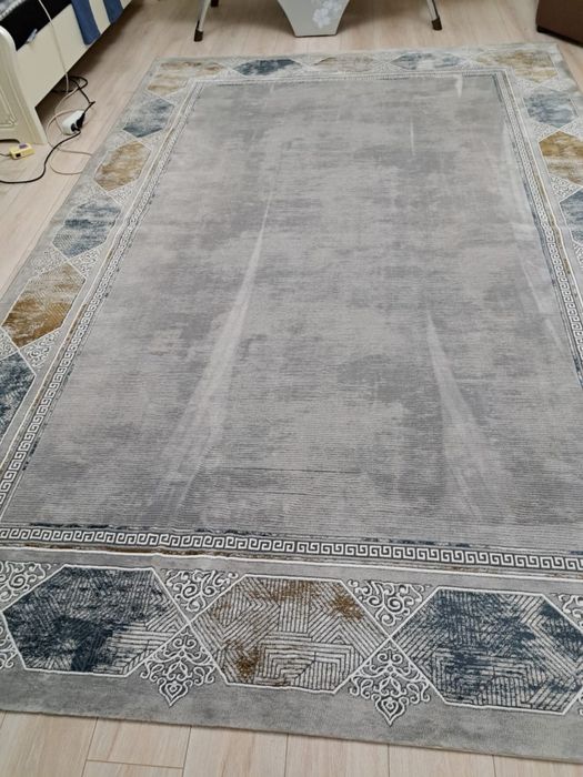 Ковер 2.3х3.3 в отличном состояний