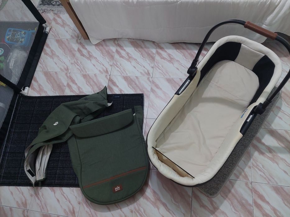 Landou Joie verde + protecție landou + protecție solară