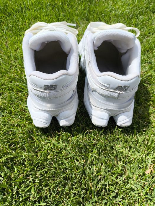 New Balance 9060 Full White - mărimea 38

EU / 7 US