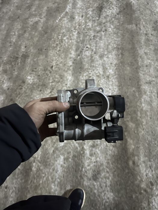 Дросселный заслонка