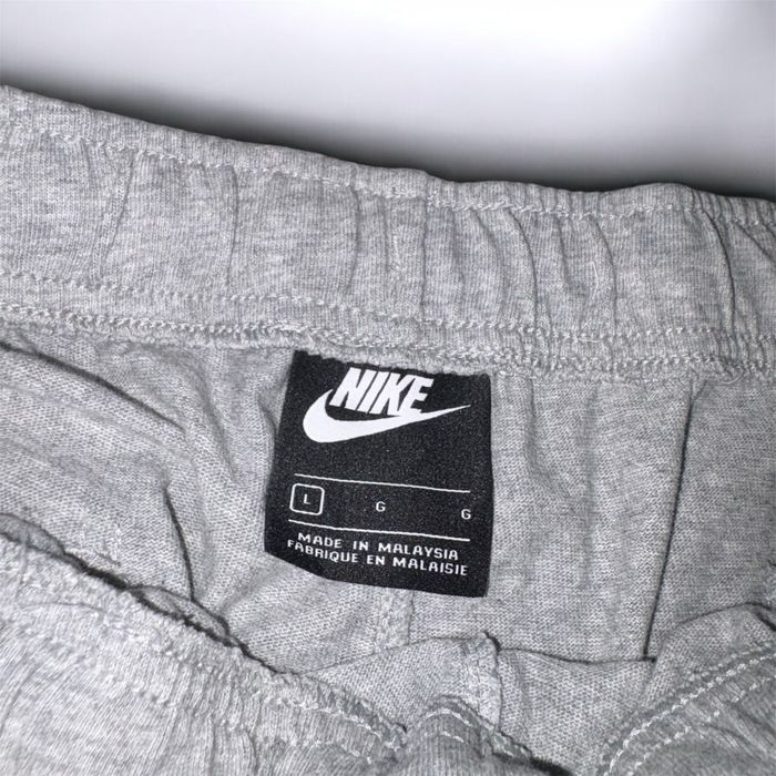 pantaloni nike gri