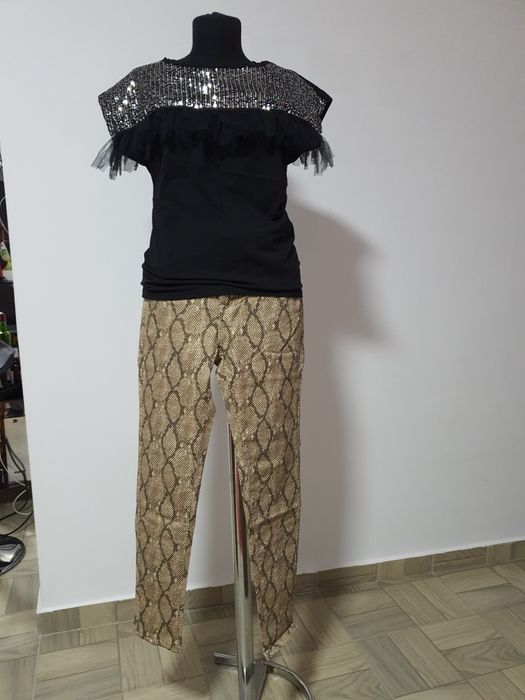 Blugi/ pantaloni Snake print, model in tendințe, confortabil;