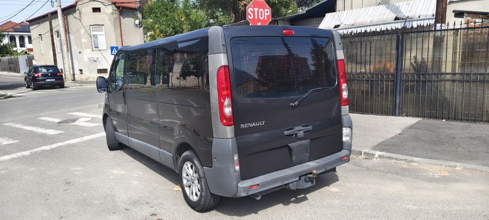 Renault trafic 2.0 dci 8+1 locuri