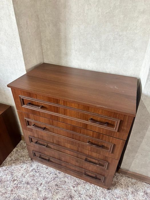 Продам спальный гарнитур