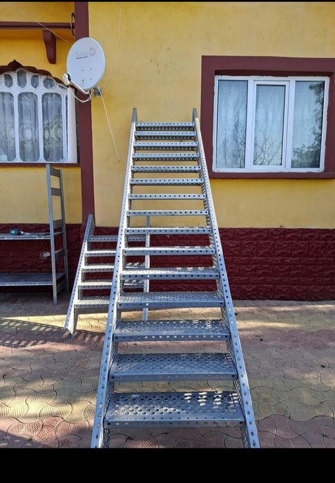 Vând scări zincate facem si scări de interior la oferirea clientului n