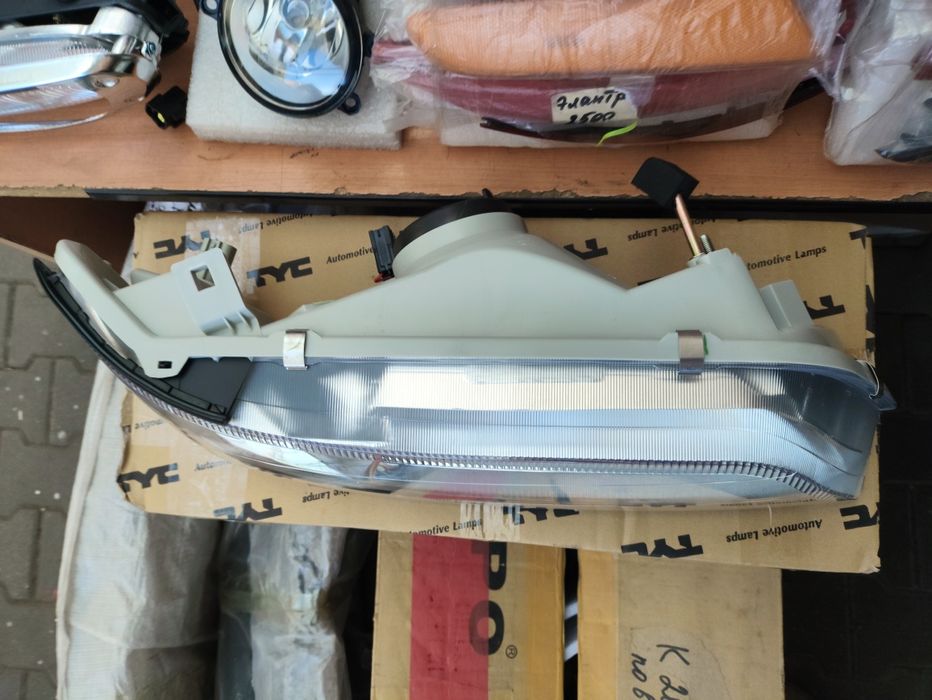 Ниссан Цефиро фары