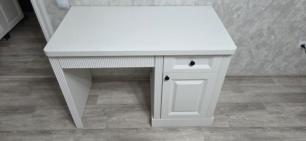 Продам стол б/у.