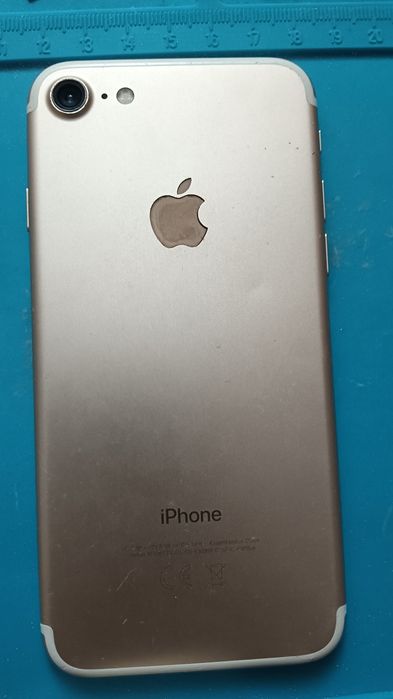 Vând iPhone 7 fara display