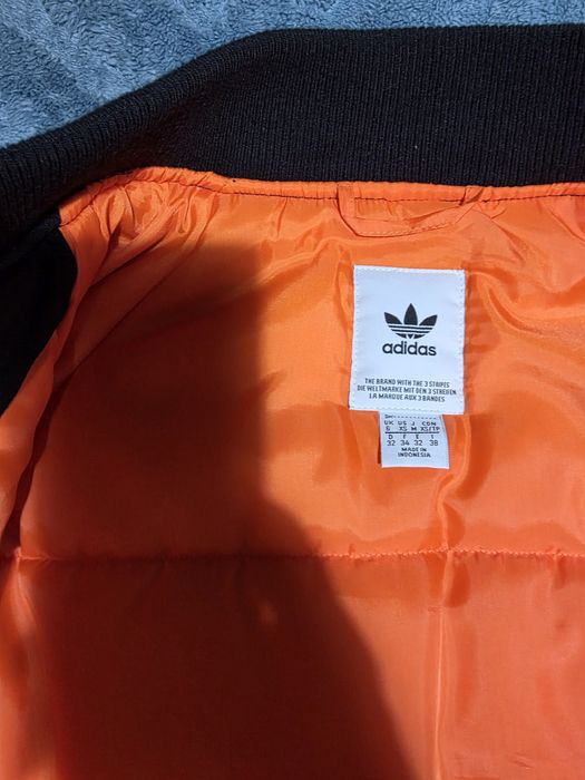 Дамско яке adidas
