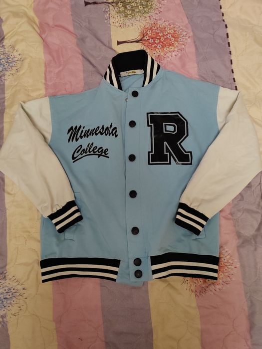 Отдам вещи за 1000тг