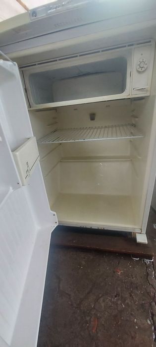 Срочно бирюса холодильник сотилади.