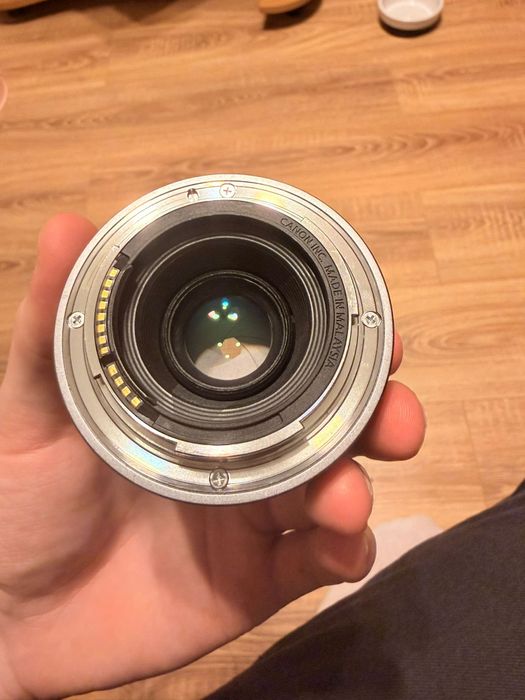 Canon R50 + Obiectiv Rf 50mm f.18 (Verificare in Bucuresti)