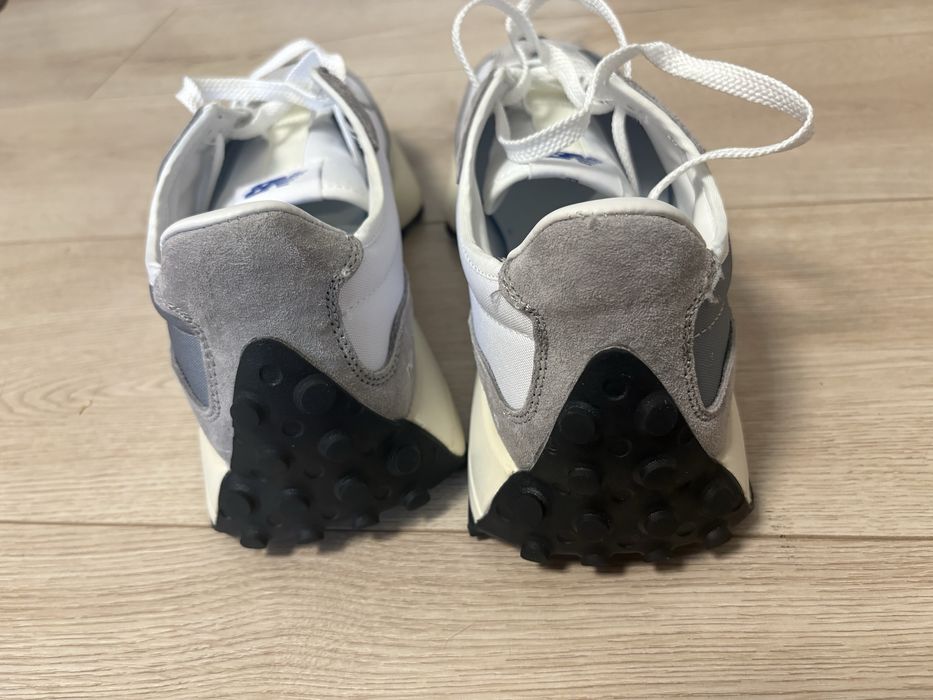 Adidași noi New Balance 327