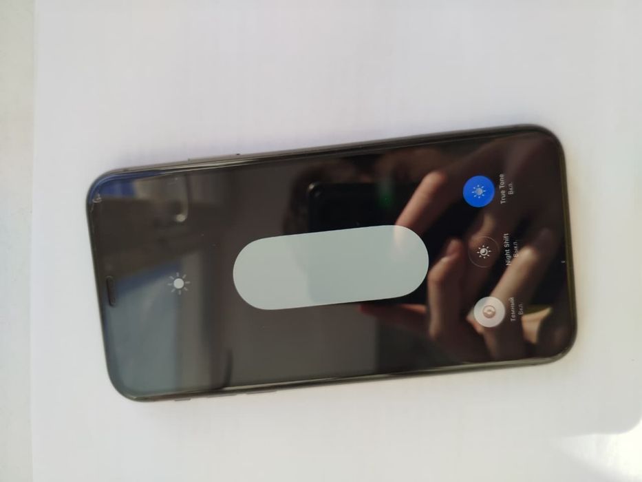 Продам Айфон 11/iphone 11 (торг)
