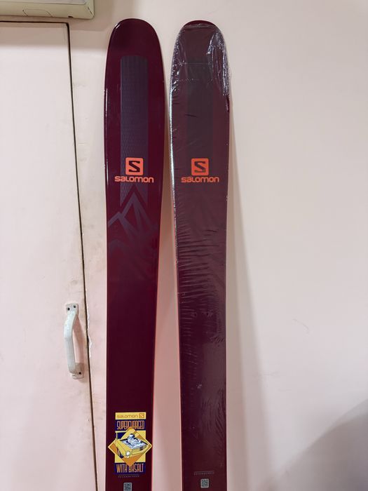 Лыжи новые с креплениями  Salomon