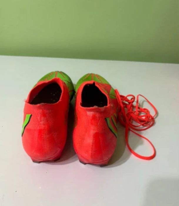 Мъжки професионални футболни бутонки-adidas predator-42номер