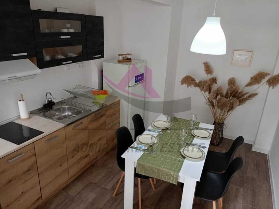 Продава се Двустаен апартамент в Варна, Гръцка махала - 70 кв.м за 3286 €/кв.м - Снимка #2