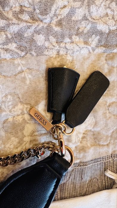 Guess дамска чанта