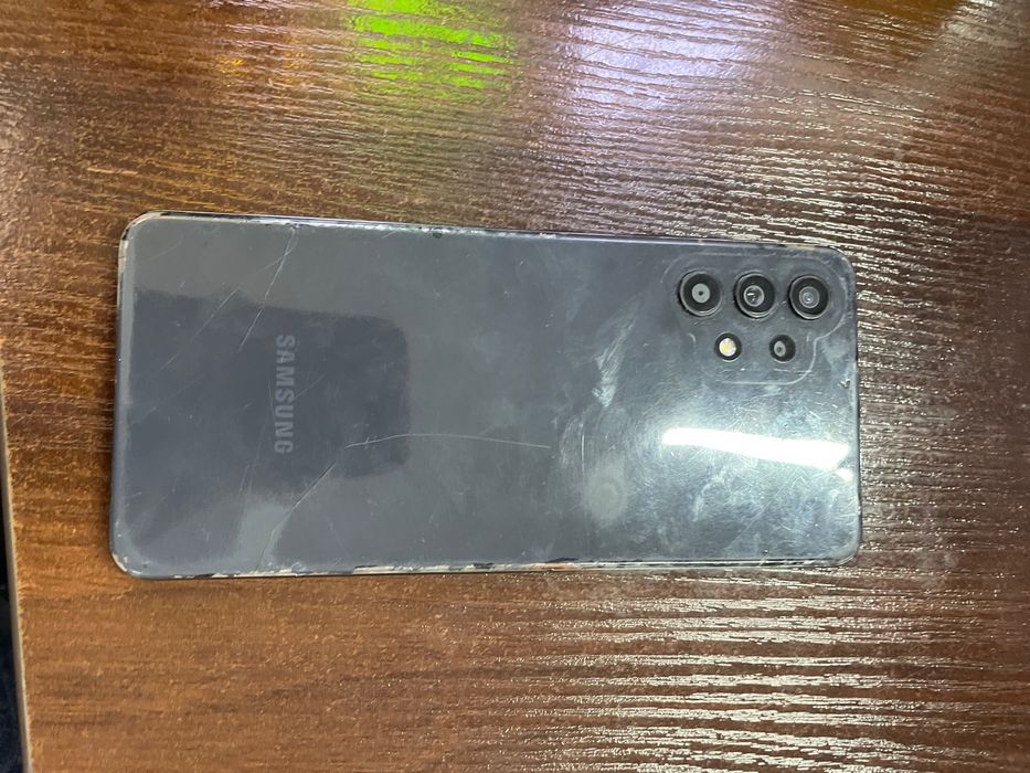 Телефон Honor X5 Plus и Samsung Galaxy’s A 32