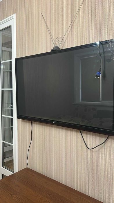 Продам телевизор LG 127 см диагональ