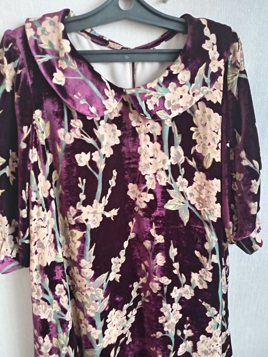 Платья вечерние помбархат