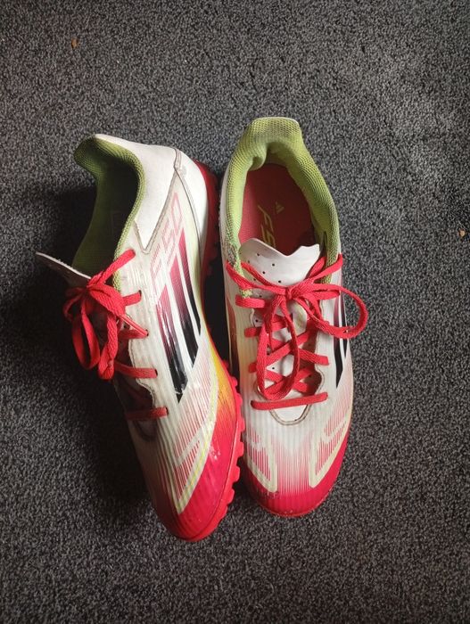 Adidas f50 fotbal