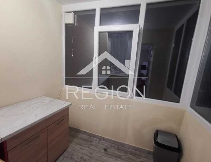 Дава се под наем Тристаен апартамент в Варна, Цветен квартал - 100 кв.м за 612 € - Снимка #13