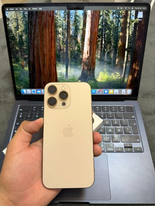 Vand iPhone 16 Pro Max aproape nou