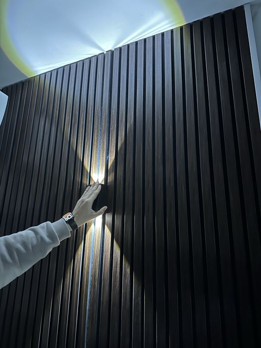 Соларна стенна лампа с двустранно осветление - модерна LED декорацият