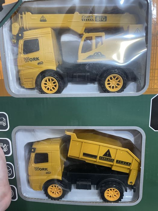 Подарочный набор машинок, НОВЫЙ