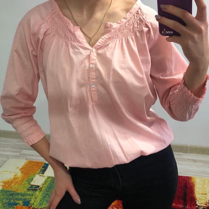 Cămașă roz cu mâneci trei sferturi și detalii deosebite