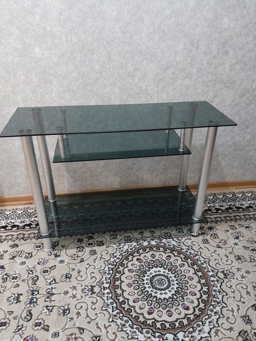 Продам стол под телевизор