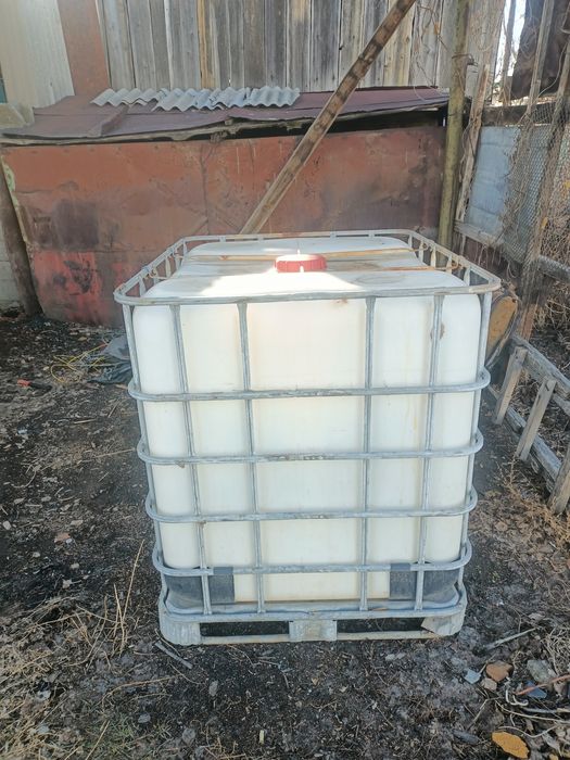 Продам ёмкость кубовая